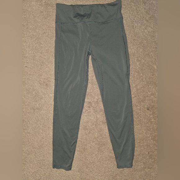 Vuori Legging Bundle - Stride Performance & Caspian Camo - Picture 2 of 9